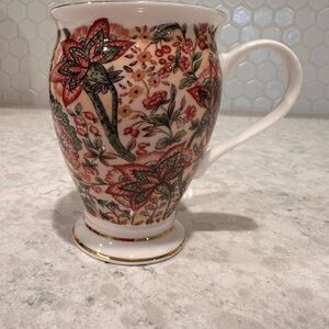 Floral Queen’s Fine Bone China made in England Ceramic Mug with Handle